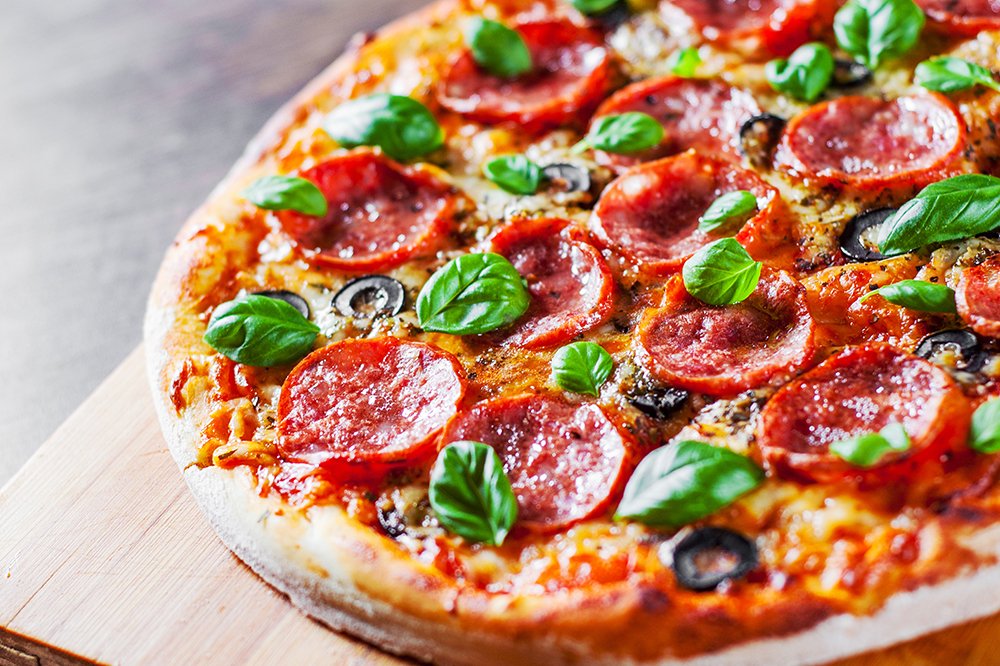 Knusprige Pizza vom Italiener